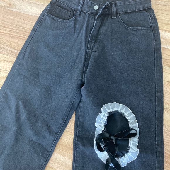 Emmiol Wide Leg High Rise Black Jeans Bow NWT - Picture 5 of 6